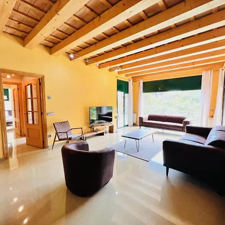 Familly Oasis Paradise فيلة يوريت دي مار